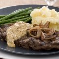 Sirloin steaks with shallot & horseradish cream sauce